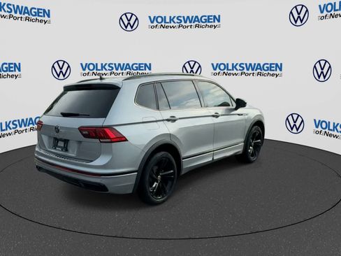 Used 2023 Volkswagen Tiguan SE R-Line FWD image 8