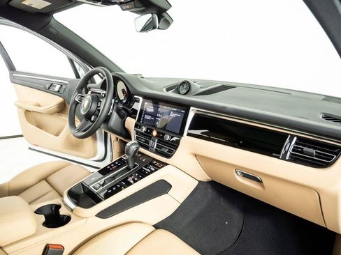New 2026 Porsche Macan AWD/4WD image 25