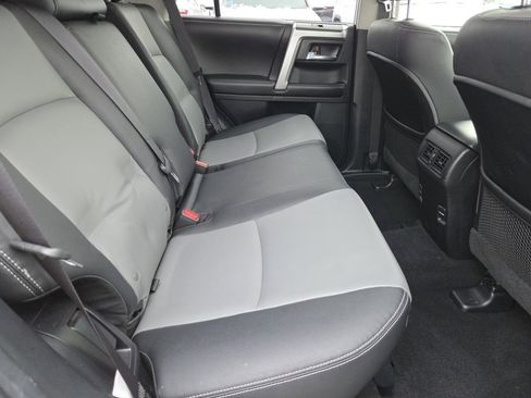 Used 2015 Toyota 4Runner SR5 image 5