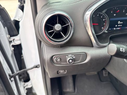 Used 2025 Chevrolet Blazer LT image 14