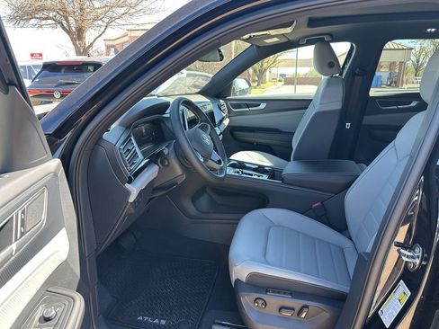 New 2026 Volkswagen Atlas Cross Sport SEL AWD/4WD image 13