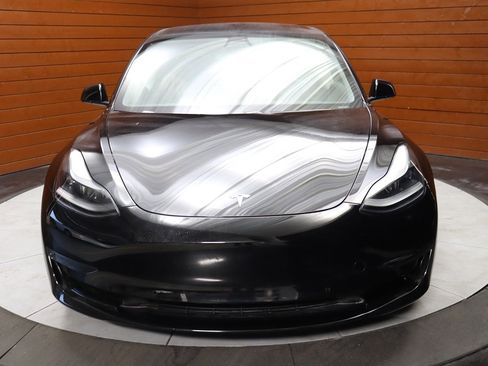 Used 2023 Tesla Model 3 Standard Range image 2
