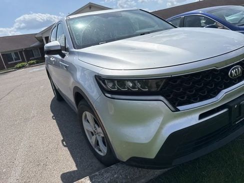 Used 2021 Kia Sorento LX image 12