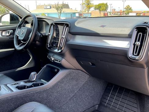 Used 2021 Volvo XC40 T5 Momentum w/ Climate Package AWD/4WD image 22