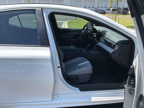 Used 2026 Toyota Camry SE FWD image 32