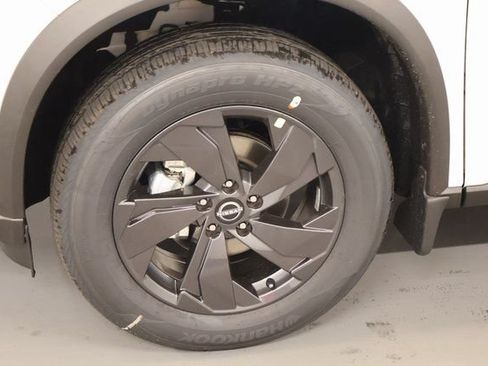 New 2026 Nissan Rogue SV w/ Cold Weather Package AWD/4WD image 7