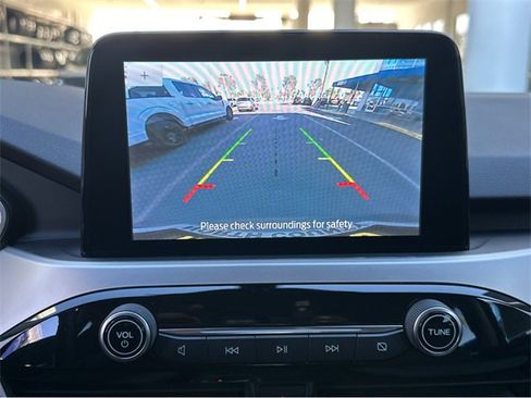 Used 2020 Ford Escape SE image 10