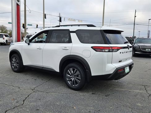 New 2025 Nissan Pathfinder SV image 6
