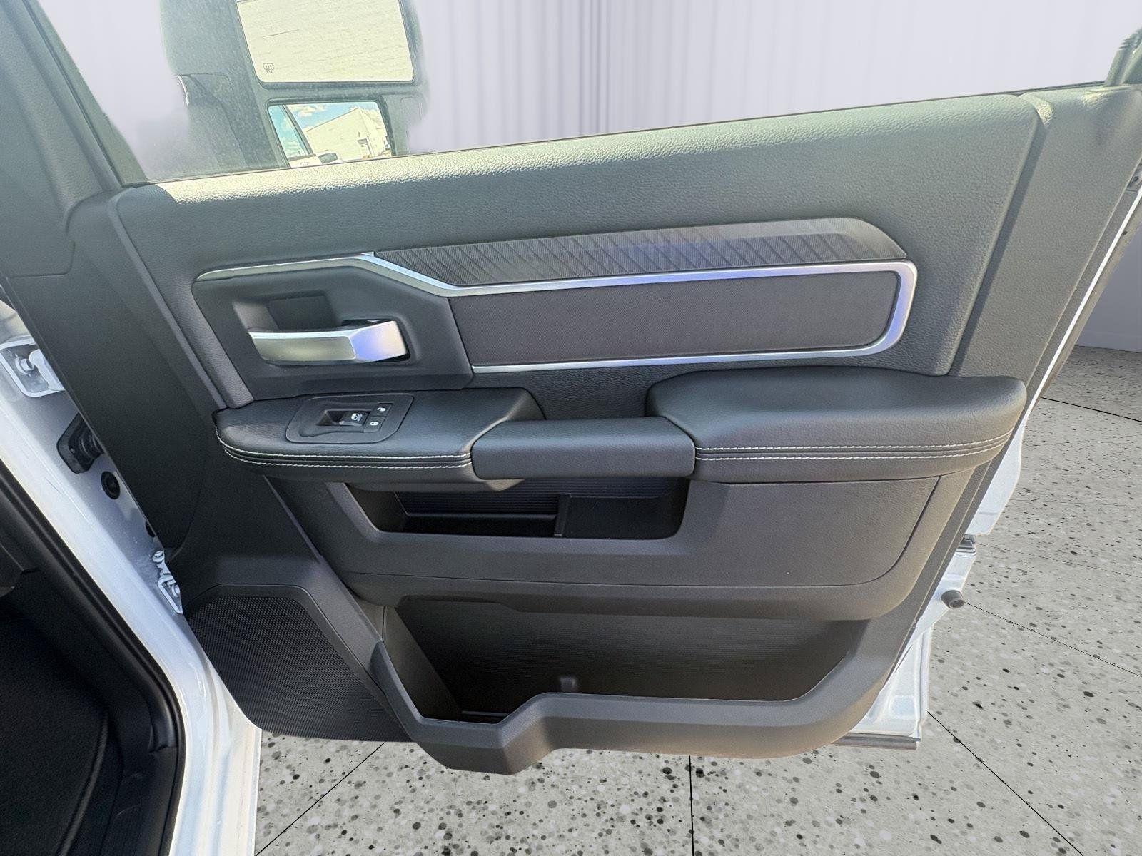 New 2026 RAM 3500 Big Horn AWD/4WD image 13