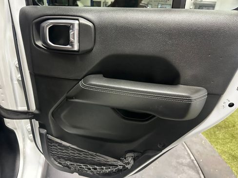 Used 2021 Jeep Wrangler Unlimited Rubicon AWD/4WD image 20