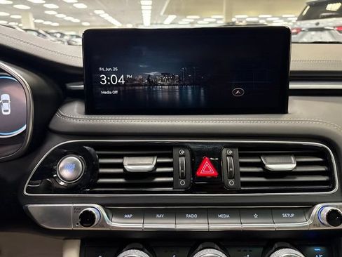 Used 2023 Genesis G70 2.0T AWD/4WD image 19