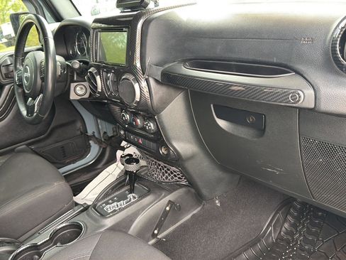 Used 2015 Jeep Wrangler Unlimited Sport w/ Quick Order Package 24S AWD/4WD image 33