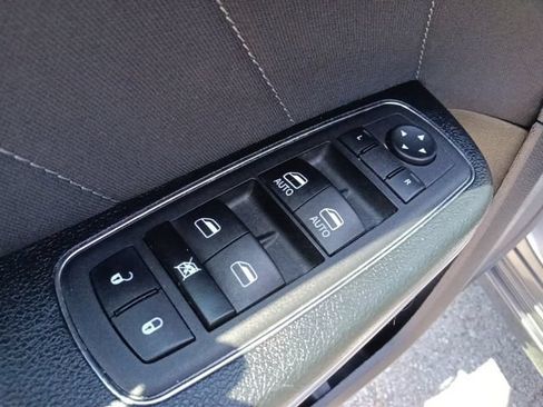 Used 2023 Dodge Charger SXT RWD image 12