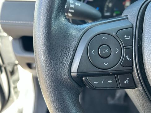 Used 2025 Toyota RAV4 XLE image 21