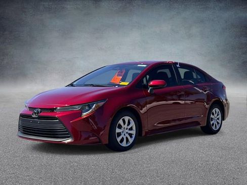 Used 2025 Toyota Corolla LE FWD image 5