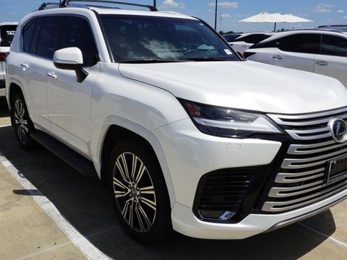 Certified 2024 Lexus LX 600 4WD w/ Luxury Package image 3