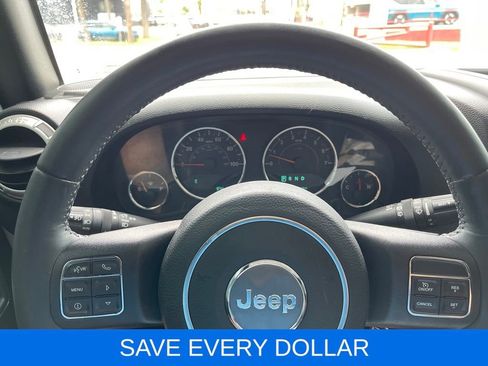 Used 2016 Jeep Wrangler Unlimited Rubicon w/ Connectivity Group AWD/4WD image 8
