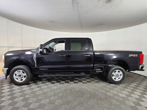 Used 2025 Ford F250 XLT w/ FX4 Off-Road Package AWD/4WD image 4
