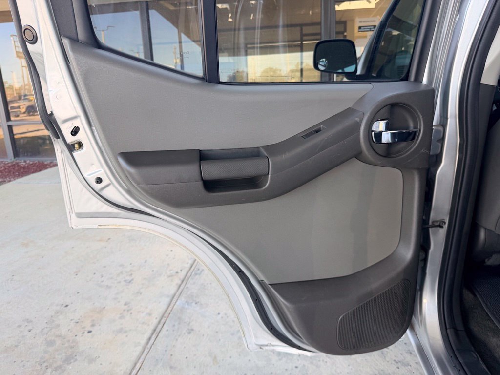 Used 2014 Nissan Xterra X AWD/4WD image 25