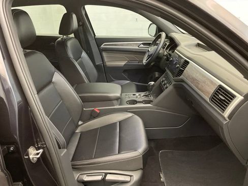 Used 2021 Volkswagen Atlas Cross Sport SE w/ V6 Towing Package FWD image 25