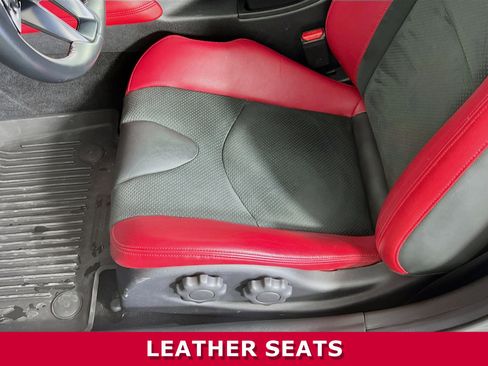 Certified 2024 Nissan Z Performance w/ Floor Mat Package image 4