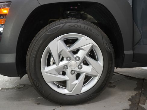 Used 2024 Hyundai Kona SE AWD/4WD image 28
