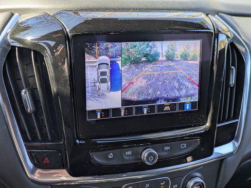 Used 2023 Chevrolet Traverse RS image 22