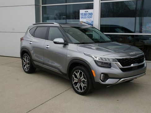 Used 2023 Kia Seltos SX w/ SX Sunroof Package image 2