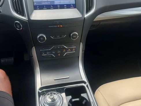 Used 2019 Ford Edge SEL w/ Equipment Group 201A FWD image 18