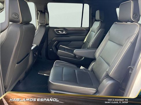 Used 2023 Chevrolet Suburban Premier image 20