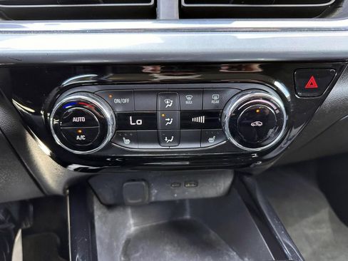 Used 2024 Chevrolet Trax LT w/ Driver Confidence Package FWD image 23
