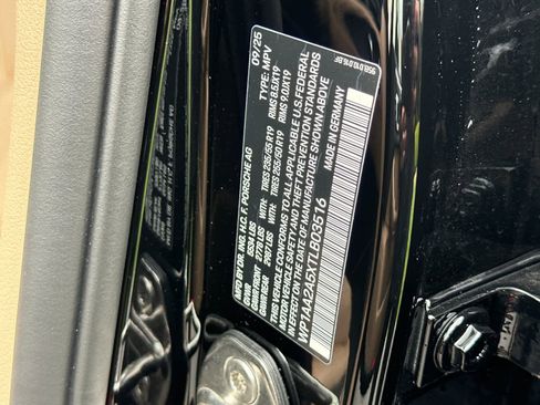 New 2026 Porsche Macan image 32