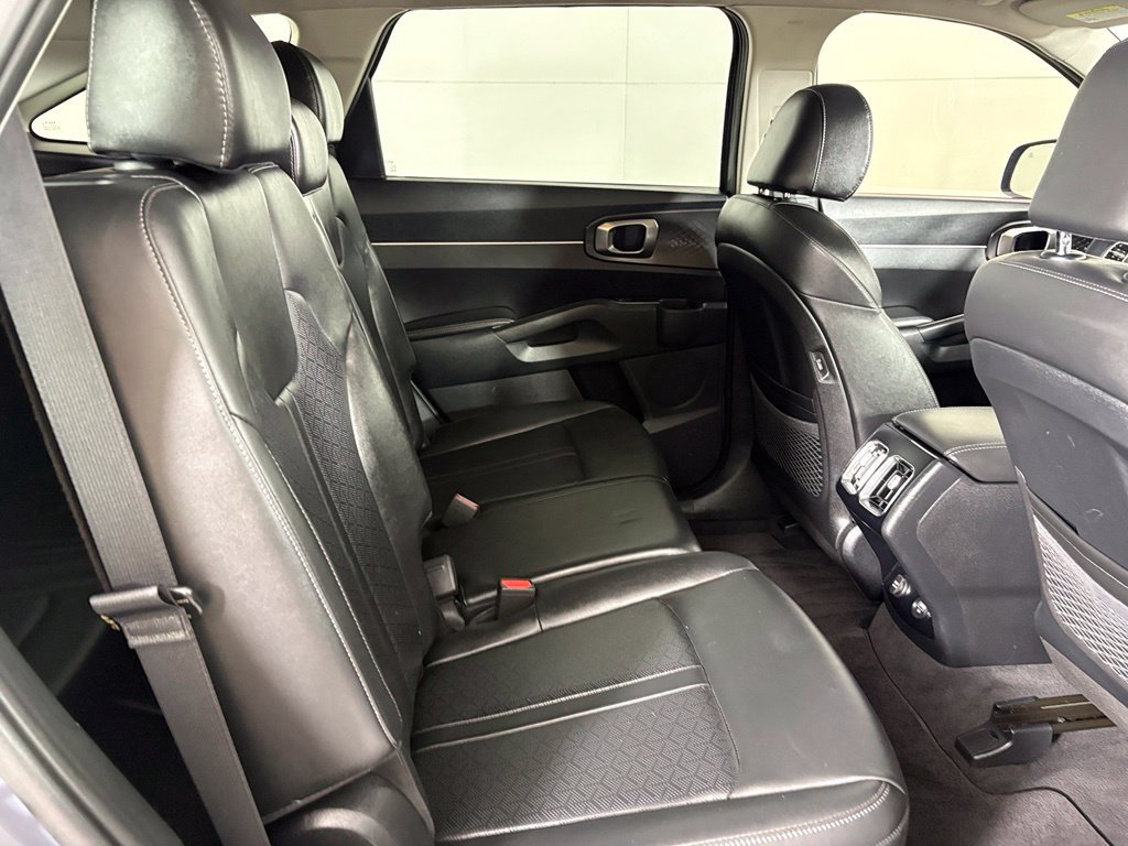Used 2023 Kia Sorento S w/ Panoramic Sunroof Package FWD image 17