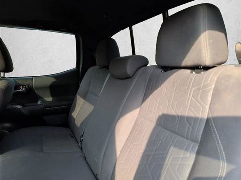 Used 2016 Toyota Tacoma TRD Off-Road w/ Premium & Technology Package AWD/4WD image 21