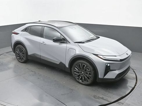 Used 2026 Toyota C-HR w/ Cold Weather Package AWD/4WD image 13