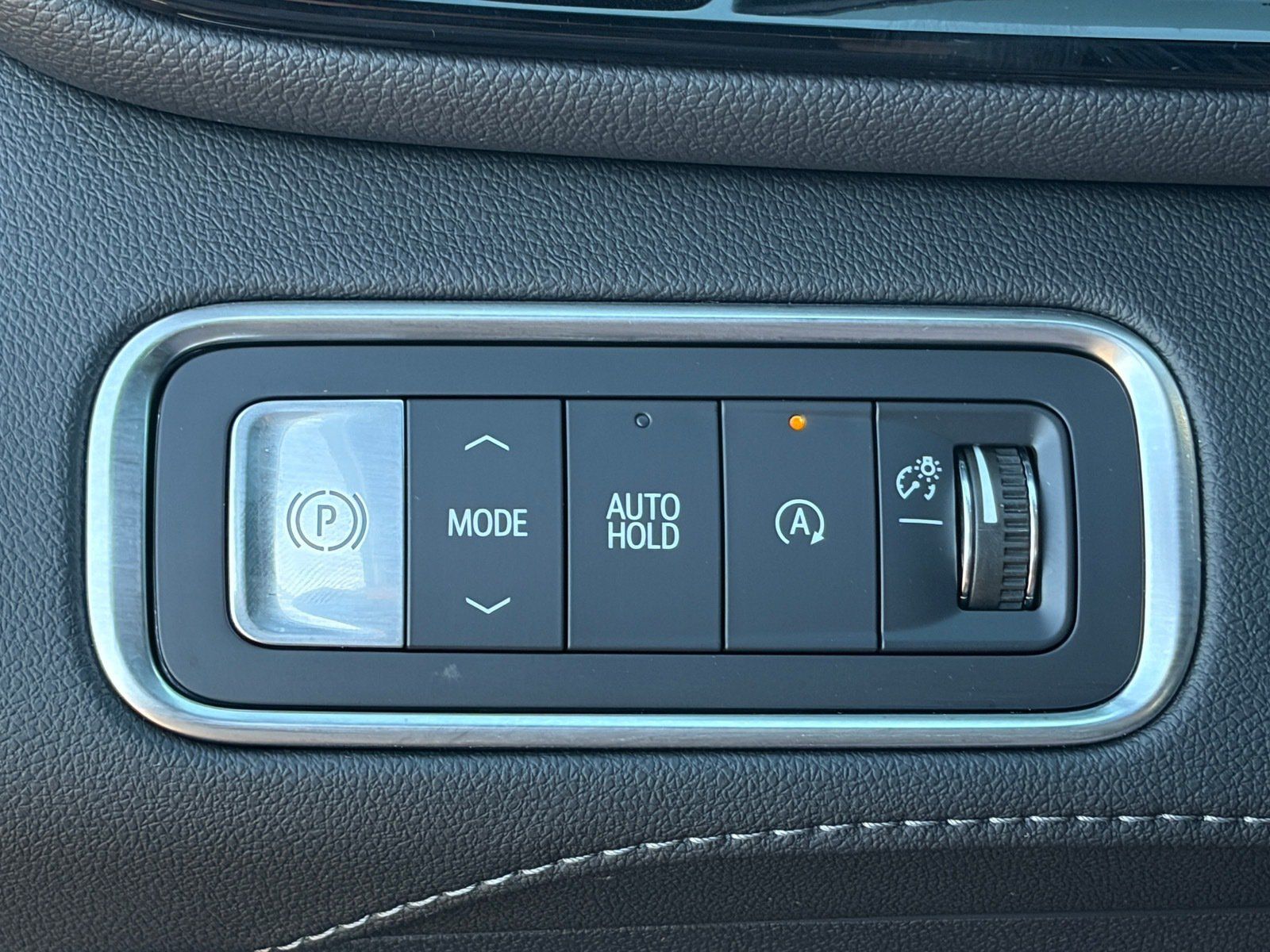 Used 2025 Buick Enclave Sport Touring w/ Power Package FWD image 23