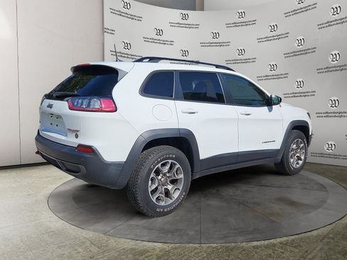 Used 2022 Jeep Cherokee Trailhawk w/ Sun, Sound & Nav Group AWD/4WD image 5