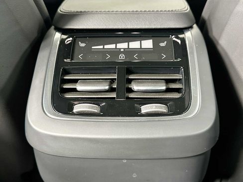 Used 2025 Volvo XC90 B5 Plus w/ Protection Package Premier image 24