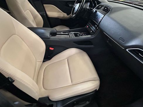 Used 2018 Jaguar F-PACE Premium AWD/4WD image 18