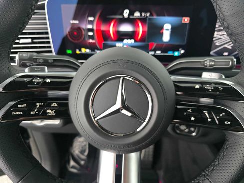 New 2026 Mercedes-Benz GLS 580 4MATIC image 22