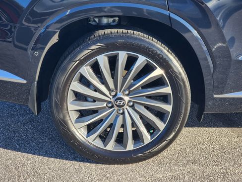 Used 2024 Hyundai Palisade Calligraphy image 11