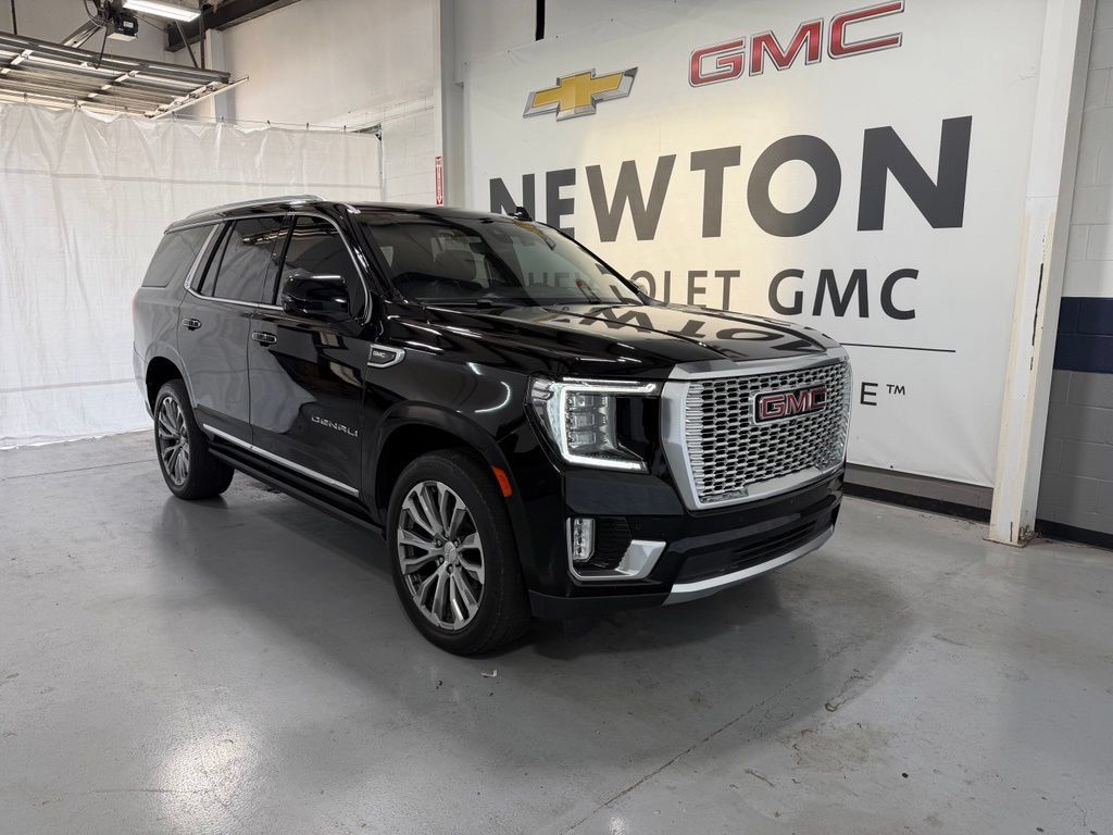 Used 2021 GMC Yukon Denali w/ Denali Premium Package AWD/4WD image 2