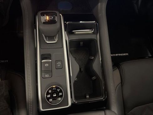 New 2026 Nissan Pathfinder Platinum image 22