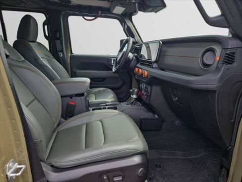 Certified 2025 Jeep Gladiator Mojave AWD/4WD image 15