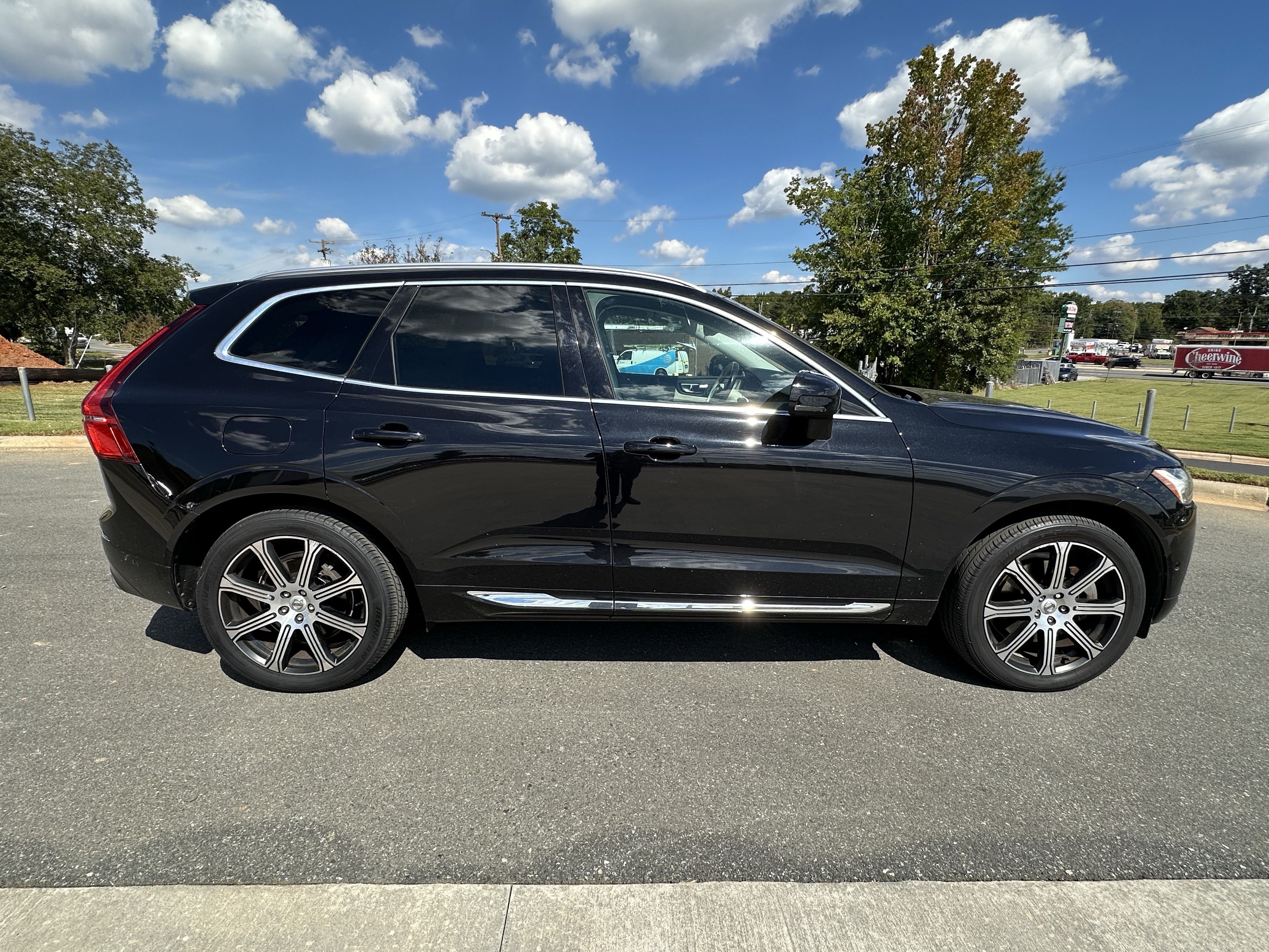 Used 2021 Volvo XC60 T6 Inscription w/ Protection Package Premier AWD/4WD image 9