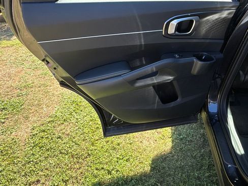 Certified 2025 Kia Sorento S w/ Panoramic Sunroof Package FWD image 22