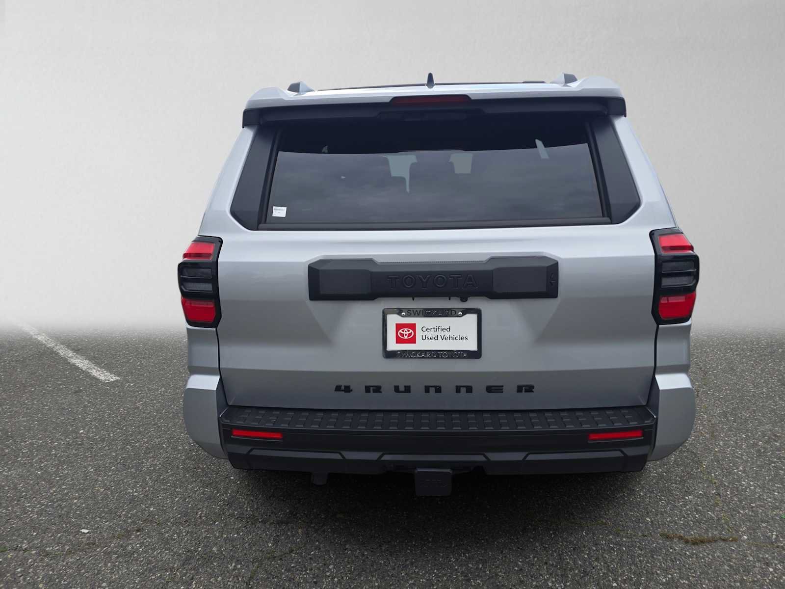 Certified 2025 Toyota 4Runner SR5 AWD/4WD image 4