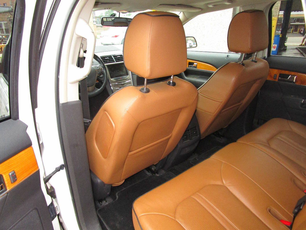 Used 2015 Lincoln MKX AWD w/ Equipment Group 102A image 17