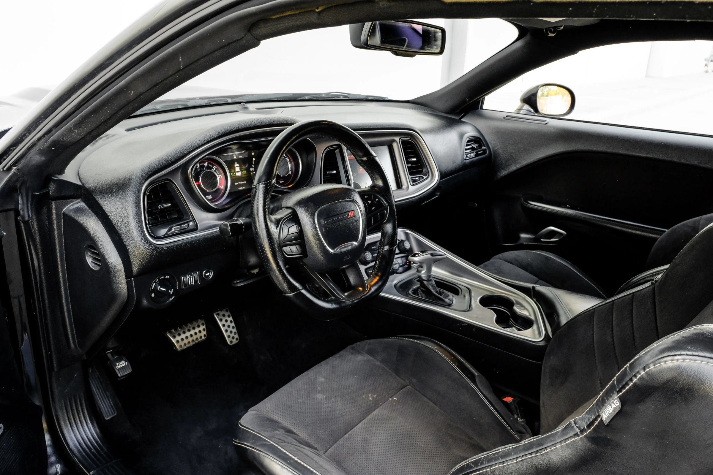 Used 2019 Dodge Challenger R/T RWD image 3