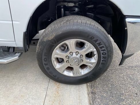 Used 2025 RAM 2500 Big Horn AWD/4WD image 15
